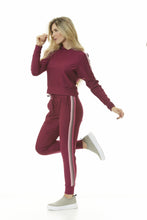 Load image into Gallery viewer, TAMISA CROPPED HOODIE - Yaze Jeans
