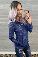 Load image into Gallery viewer, Print Kangroo Pocket Hoodie - Yaze Jeans
