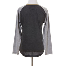 Load image into Gallery viewer, Jaylen Raglan Long Sleeve Tee Small Boys - Yaze Jeans
